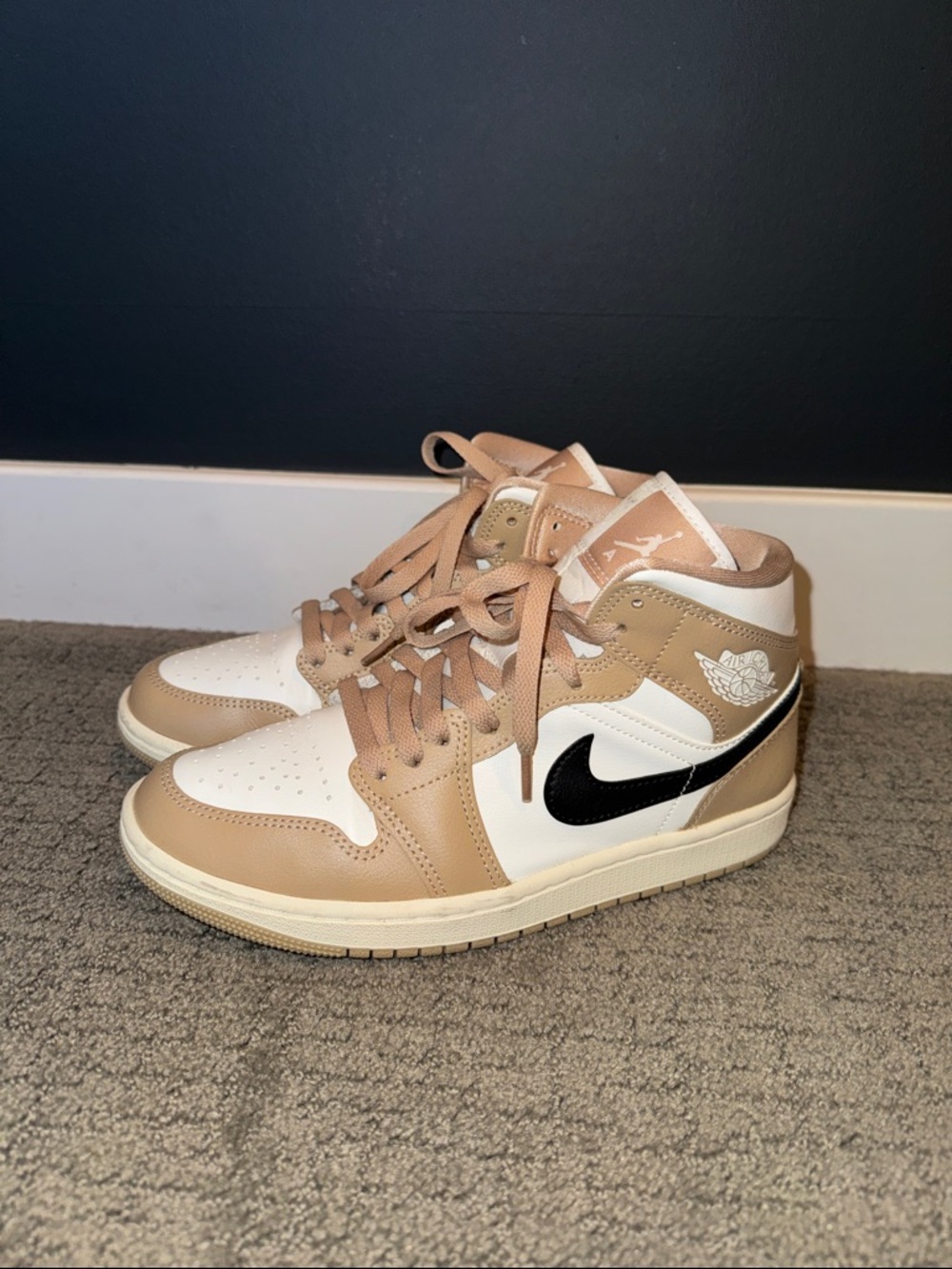 Nike Air Jordan 1 Mid Tan Black White